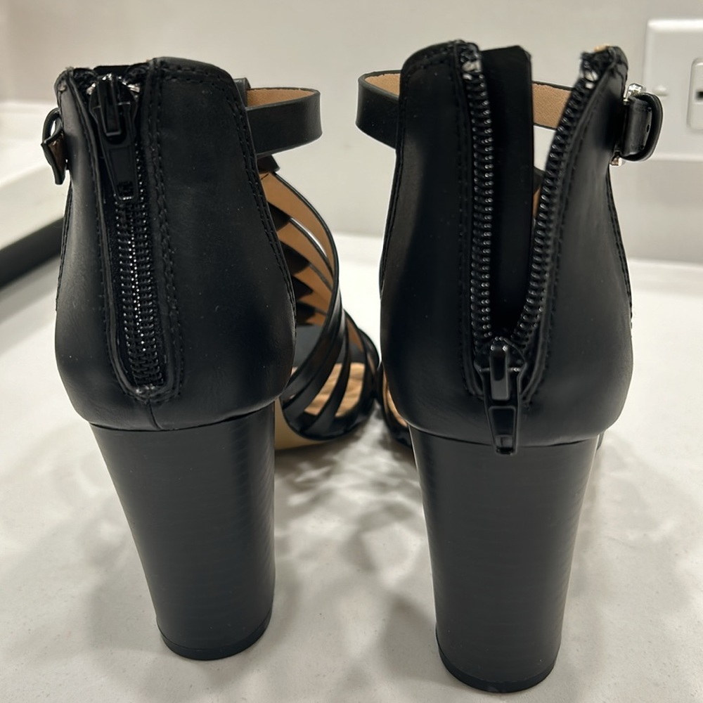 XOXO Black Strappy Open Toe Block Heel Summer Heels - Picture 4 of 9